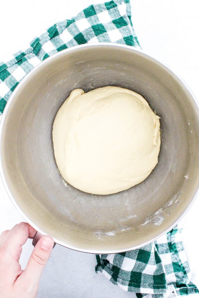 How to make Gooey Cinnamon Rolls