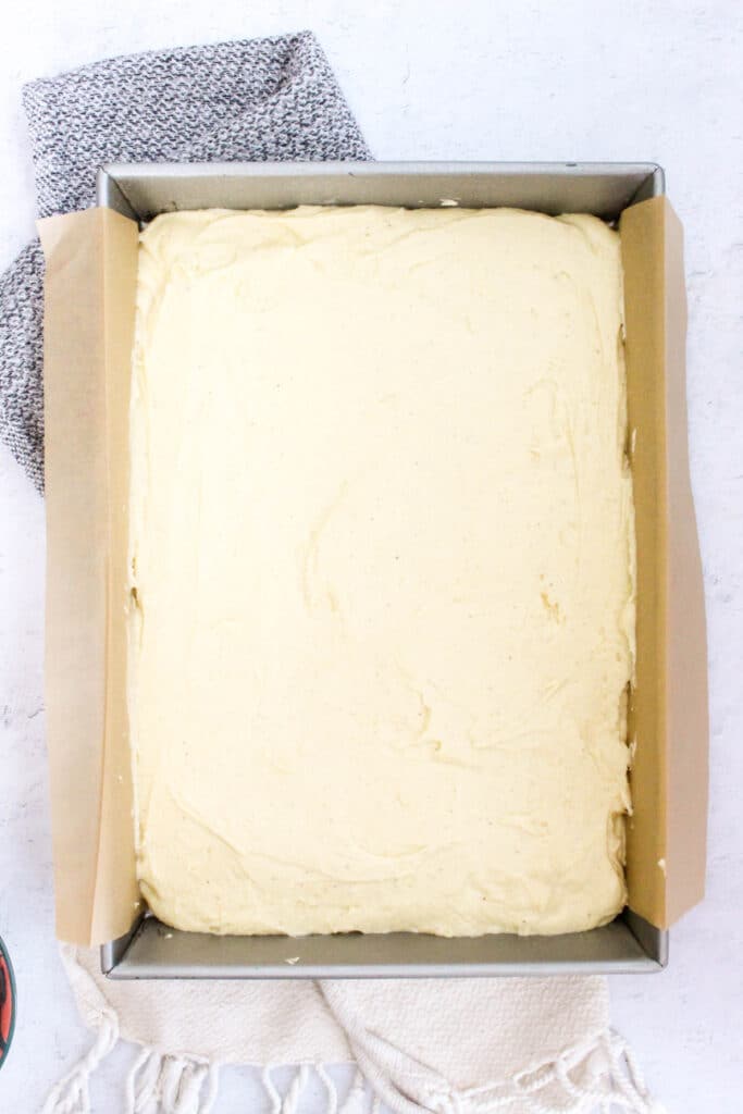 Yellow Sheet Cake In a Cake Pan