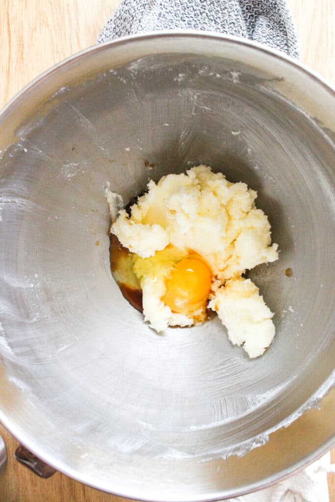 Eggs and vanilla into cookie dough