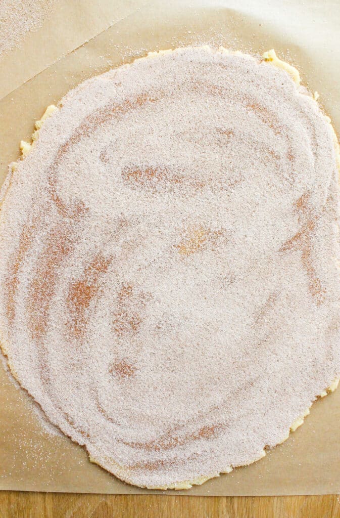 Cookie dough with cinnamon and sugar