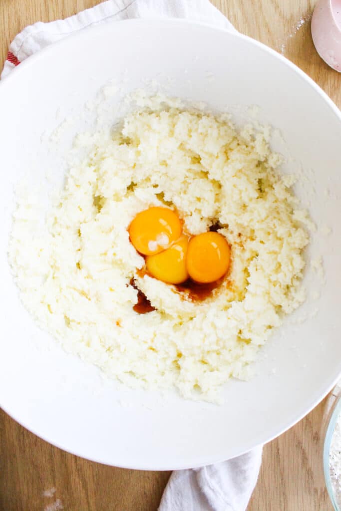 Egg yolks for Poppyseed Cookies